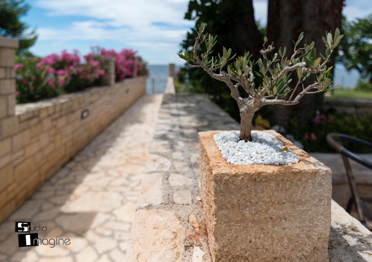 Charming Stone Cottage By The Sea Umag Exterior photo