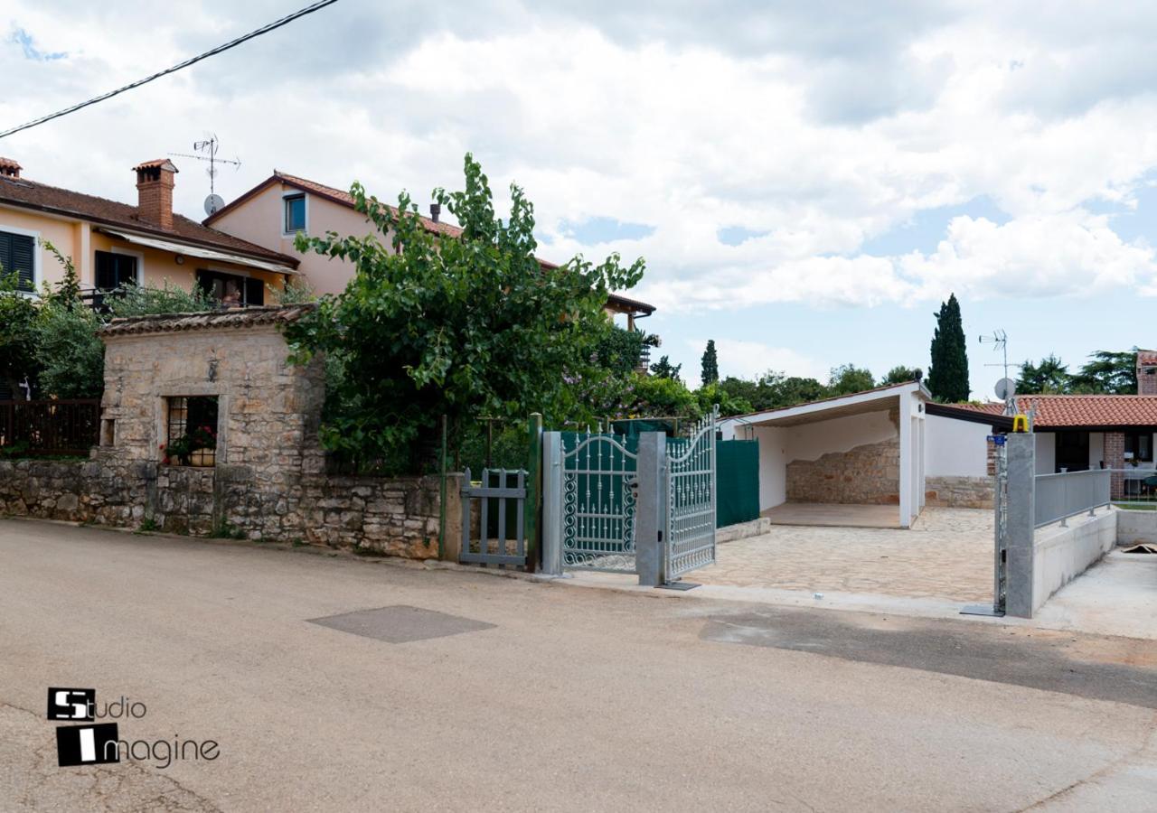 Charming Stone Cottage By The Sea Umag Exterior photo